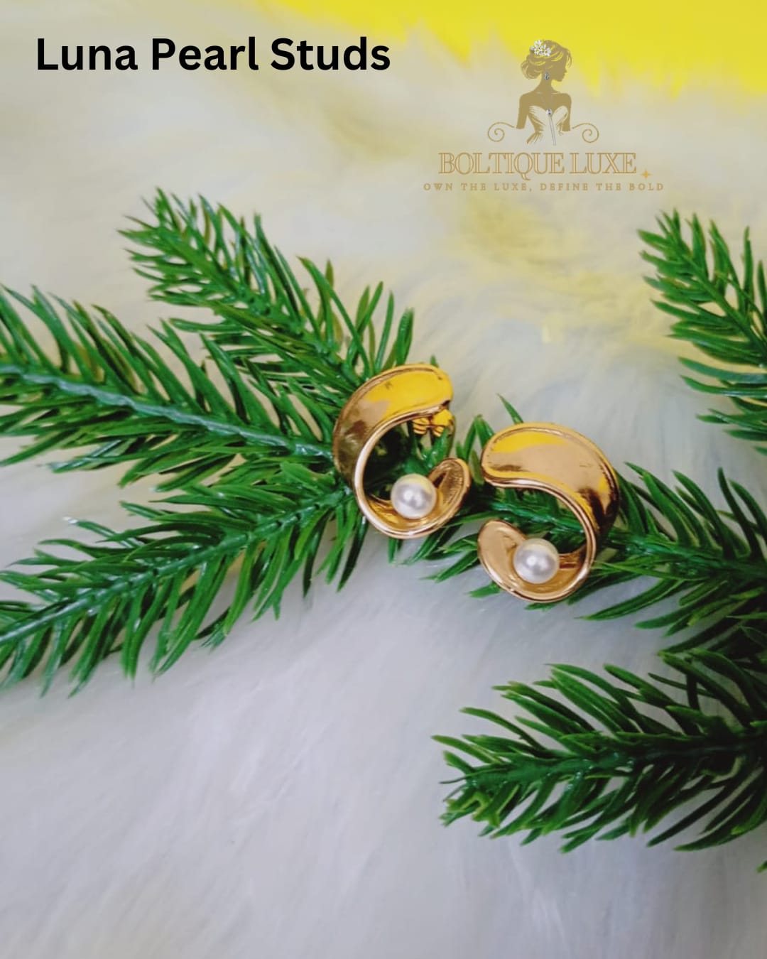 Luna Pearl Studs